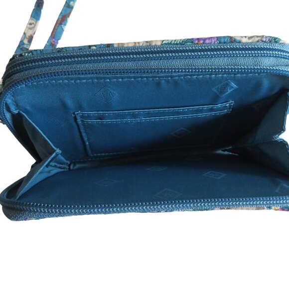⭐️🎉HP2🎉⭐️ Vera Bradley - All in One Crossbody Bag in Hanging Around (2021) EUC - Picture 6 of 11